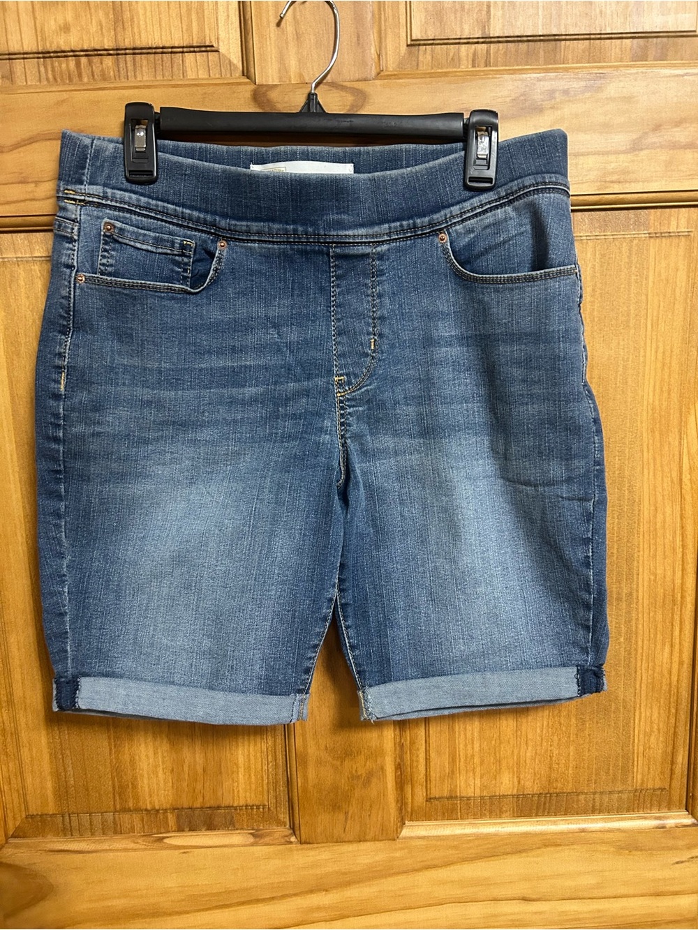 Women’s Signature Levi’s Strauss Blue Denim Stretch Shorts Size 12